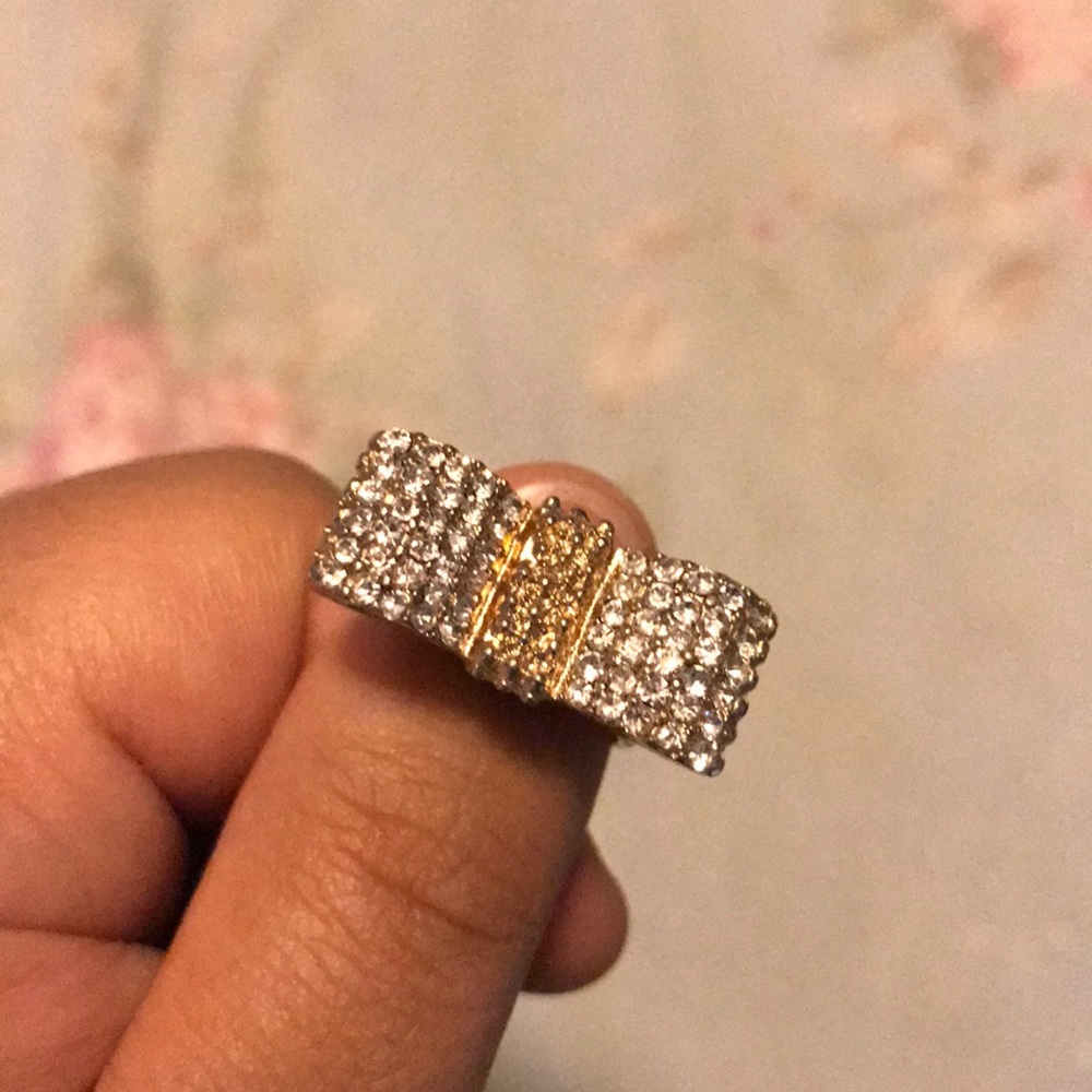 💍Gold & Rhinestone Ring🤩 - Picture 2 of 3